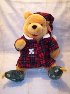 POH GIGANTE 35cms CON GORRO,  PIJAMA DE DORMIR Y PANTUNFLAS